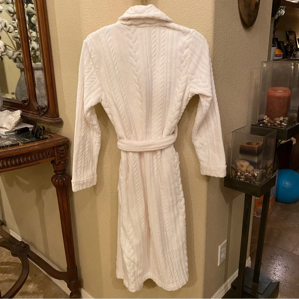 SOLD!! GILLIGAN & O’MALLEY Women White Plush Super Soft Robe Size XS/S - Picture 4 of 7